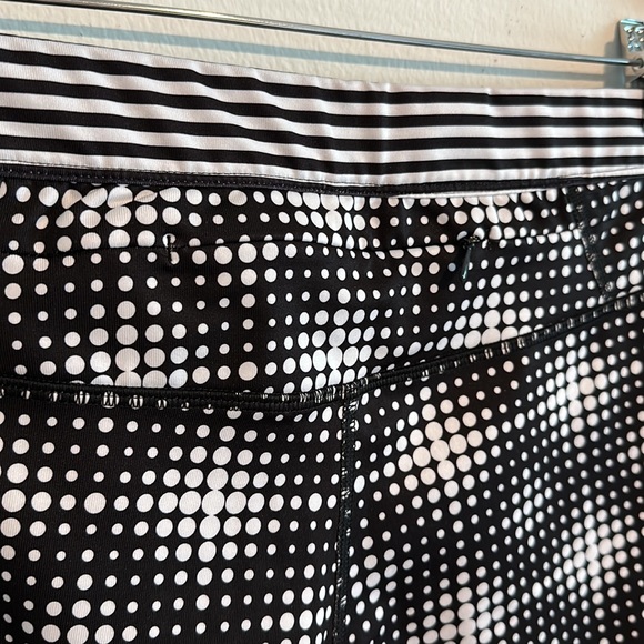 Roxy Stay On Capris - Picture 6 of 9